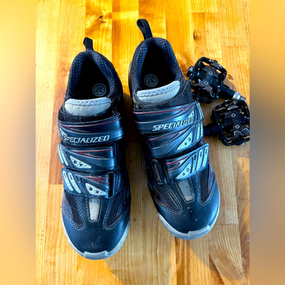 Specialized Biking Shoes with Pedals